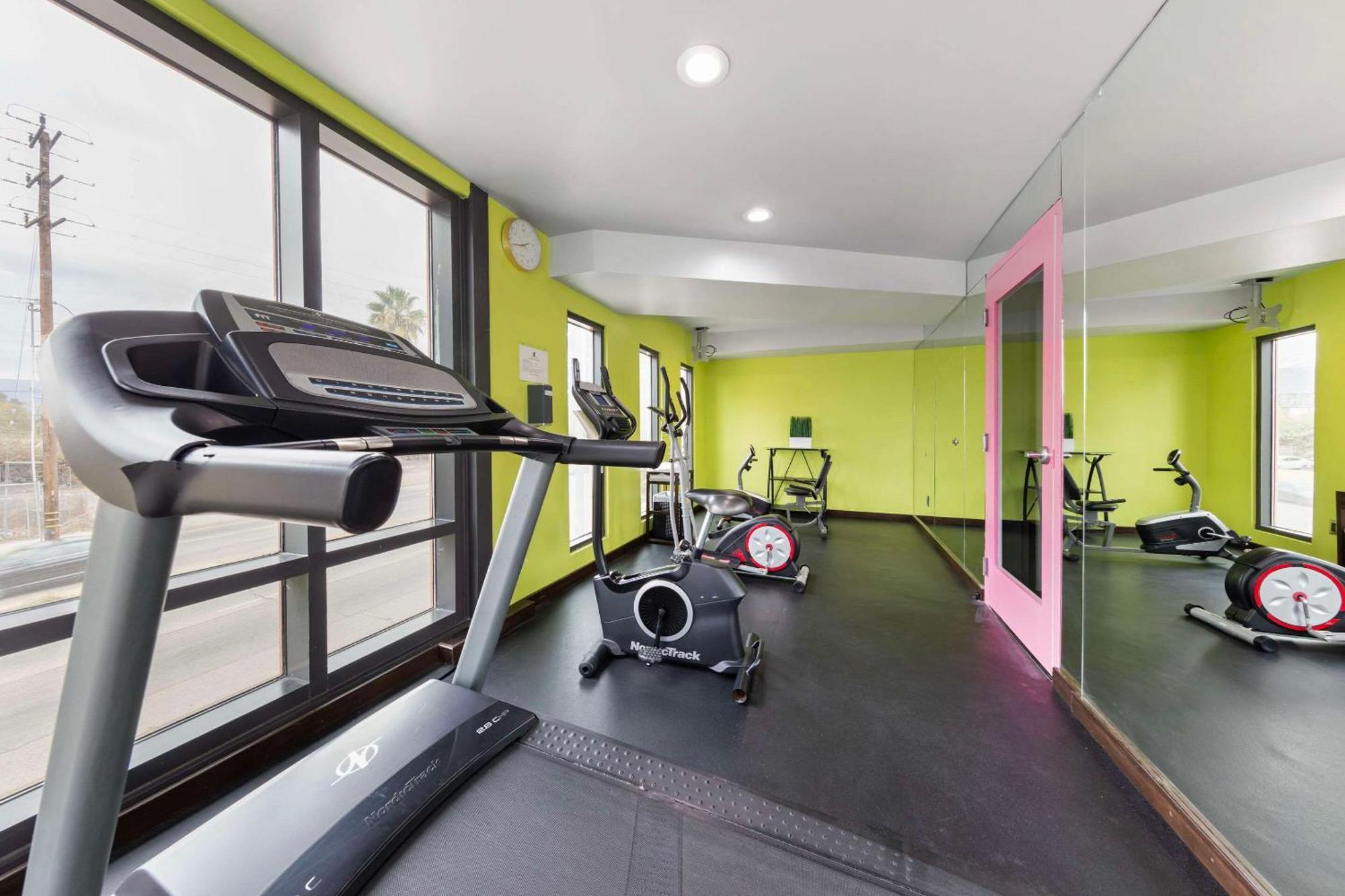 Blvd Hotel And Studios Universal-Hollywood, Ascend Hotel Collection Лос-Анджелес Екстер'єр фото